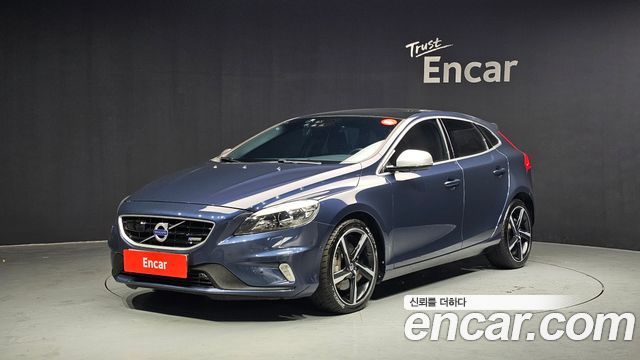 Volvo V40 — exterior