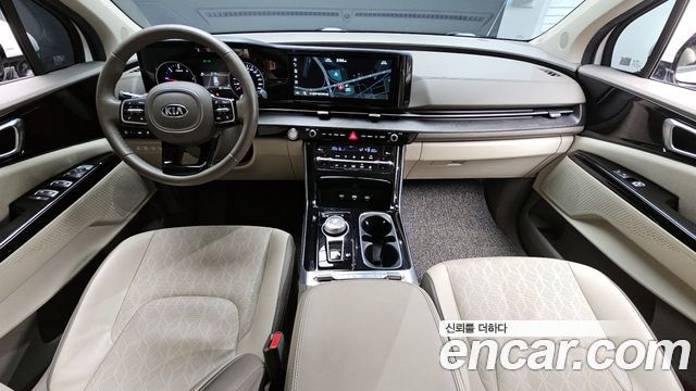 Kia Carnival — interior