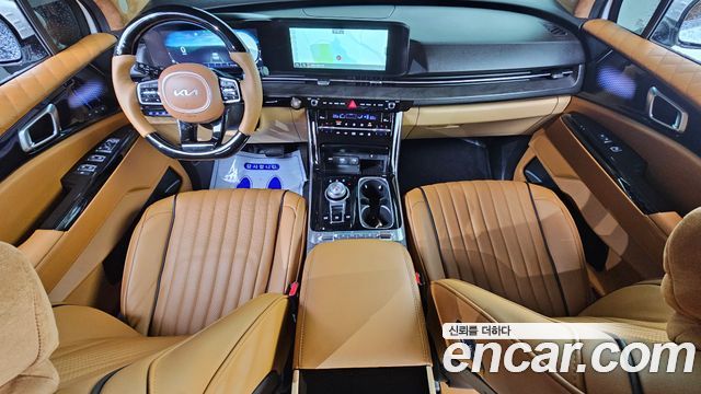 Kia Carnival — interior