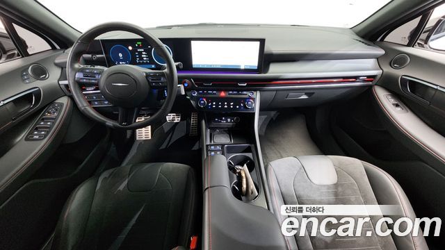 Hyundai Sonata — interior