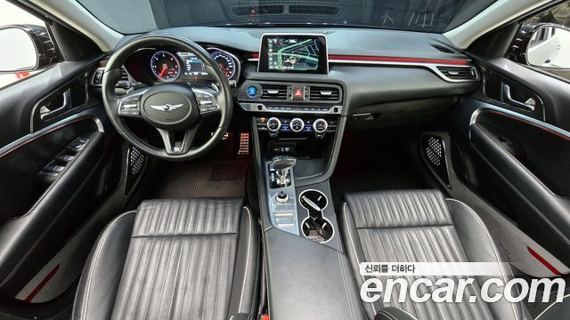 Genesis G70 — interior