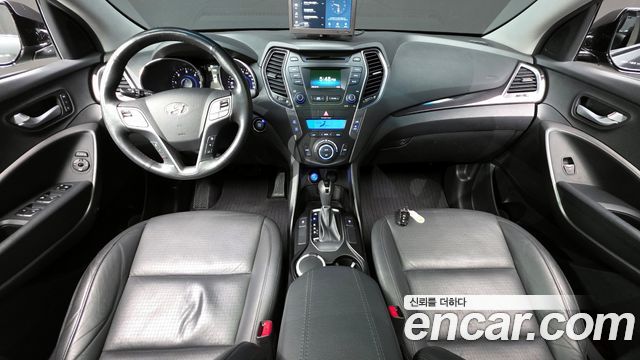 Hyundai Santa Fe — interior
