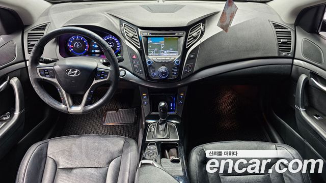 Hyundai i40 — interior
