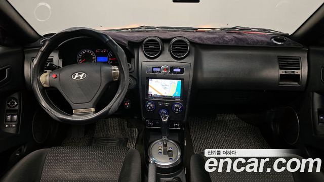 Hyundai Tuscani — interior