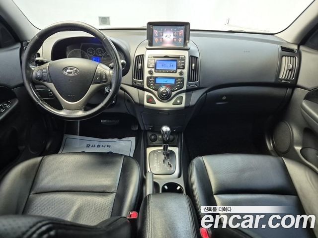 Hyundai i30 — interior