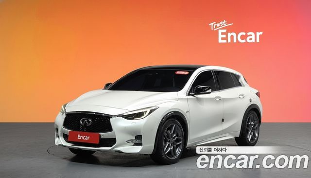 Infiniti Q30 — exterior