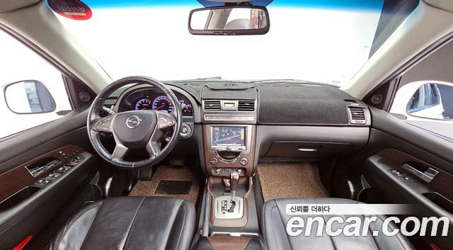 KG Mobility Rexton — interior