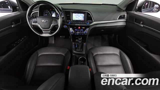 Hyundai Avante — interior