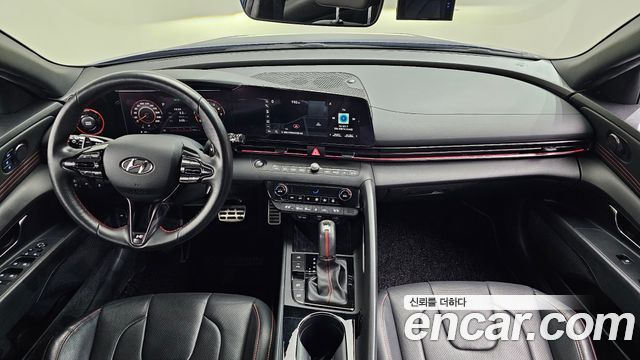 Hyundai Avante — interior