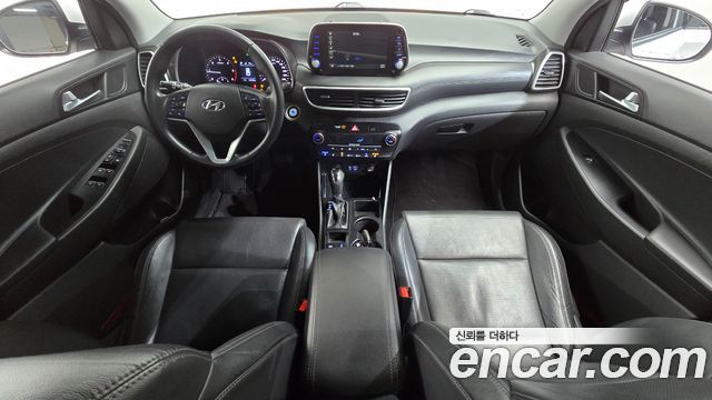 Hyundai Tucson — interior