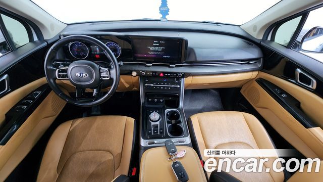 Kia Carnival — interior