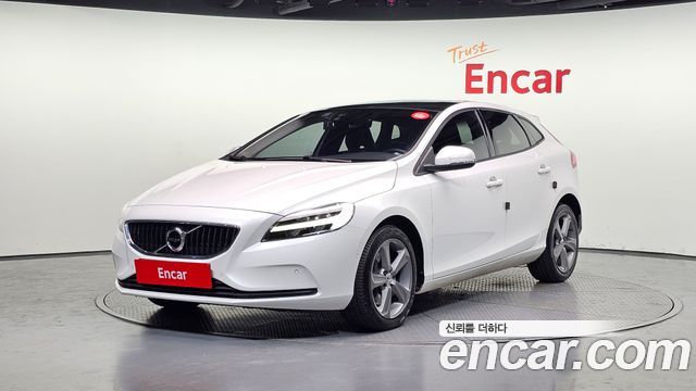 Volvo V40 — exterior