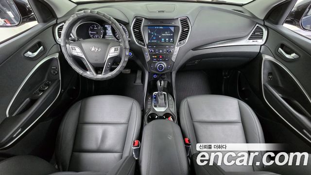 Hyundai Santa Fe — interior