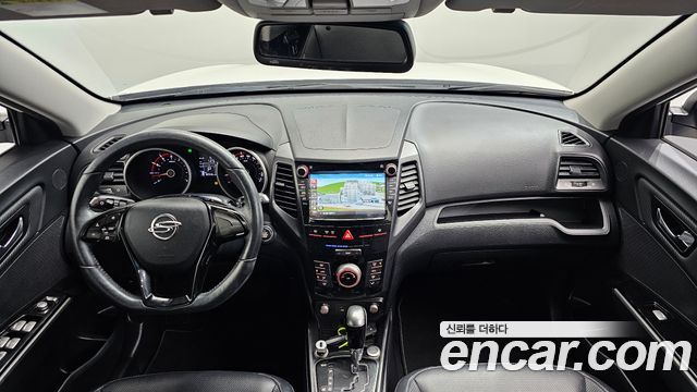 KG Mobility Tivoli — interior