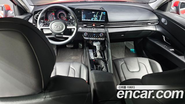 Hyundai Avante — interior