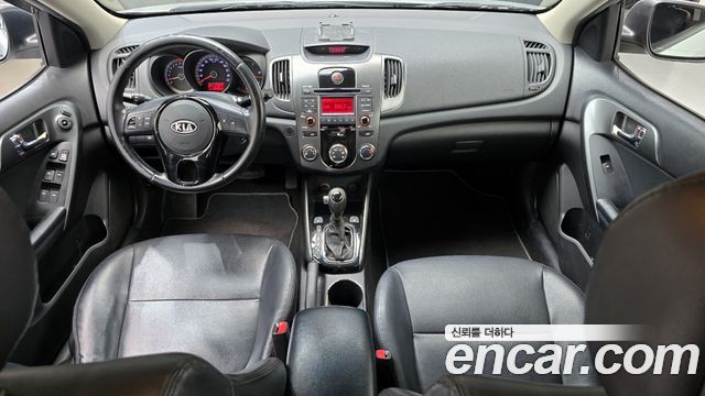 Kia Forte — interior