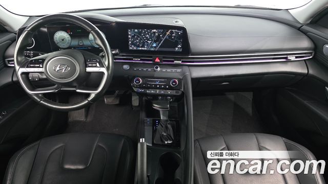 Hyundai Avante — interior
