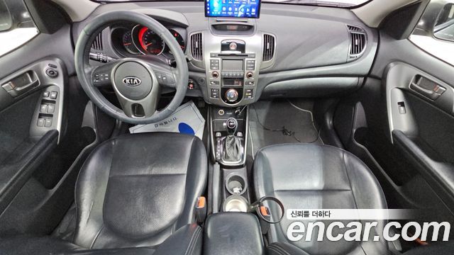 Kia Forte — interior