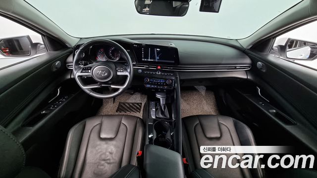 Hyundai Avante — interior