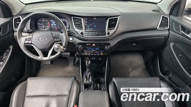 Hyundai Tucson — interior