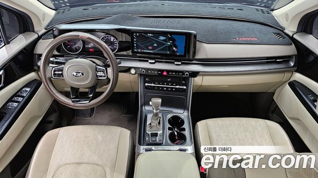 Kia Carnival — interior