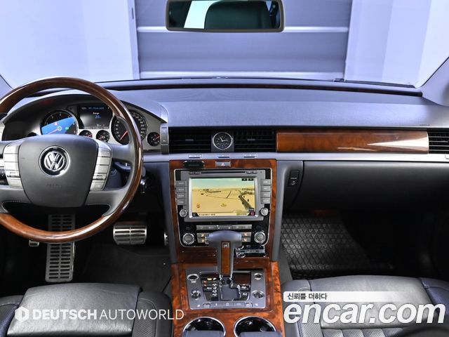 Volkswagen Phaeton — interior