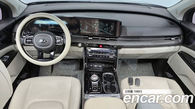 Kia Carnival — interior