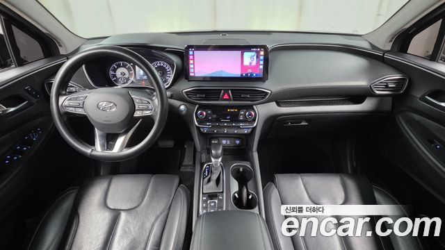 Hyundai Santa Fe — interior