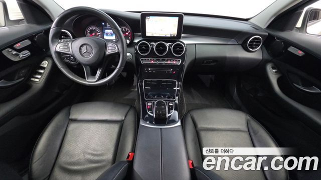 Mercedes-Benz C-Class — interior