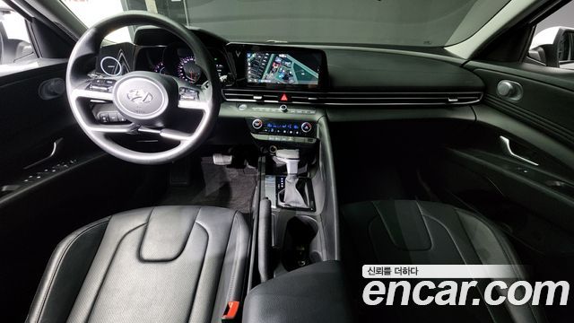 Hyundai Avante — interior