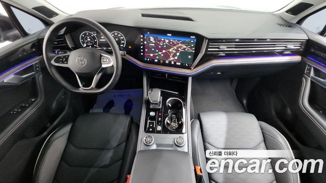 Volkswagen Touareg — interior