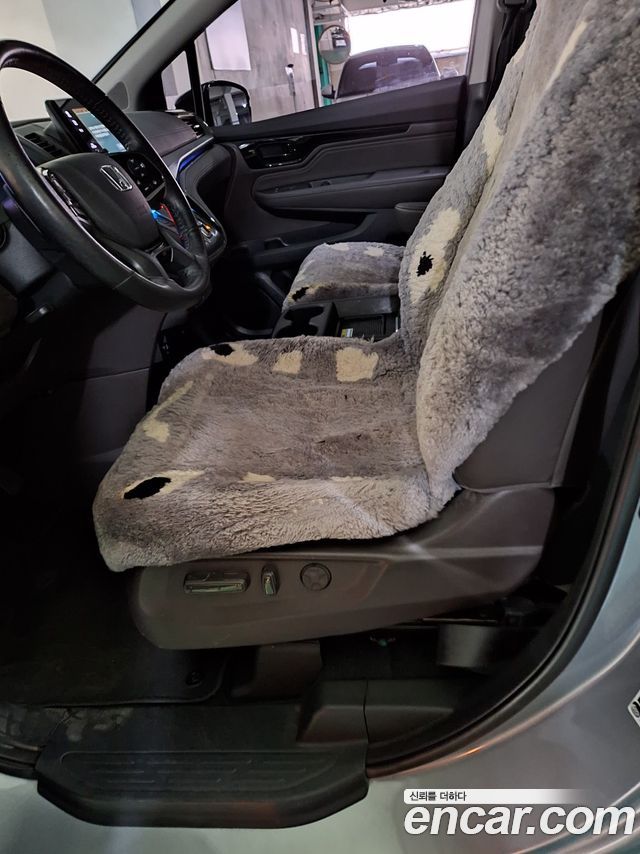 Honda Odyssey — interior