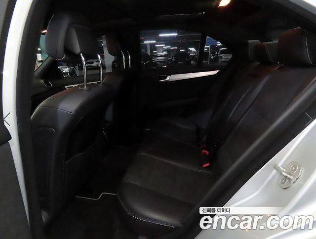 Mercedes-Benz C-Class — interior