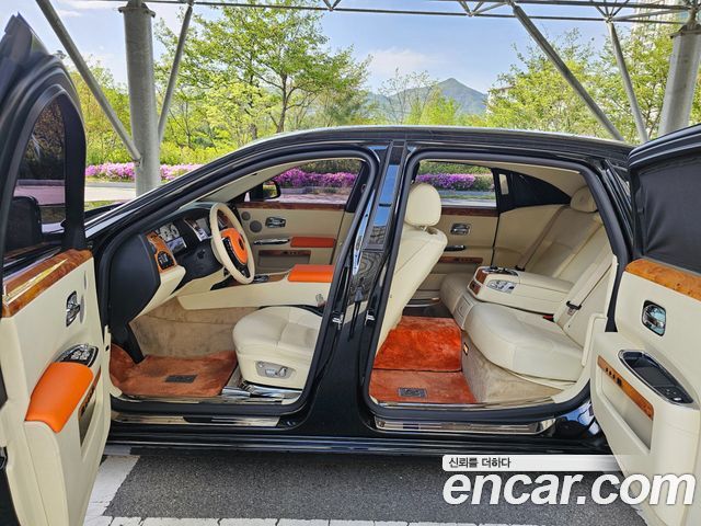 Rolls-Royce Ghost — interior