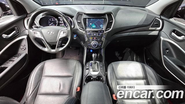 Hyundai Santa Fe — interior