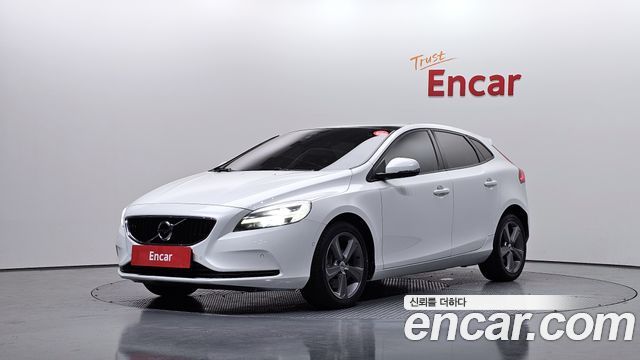 Volvo V40 — exterior