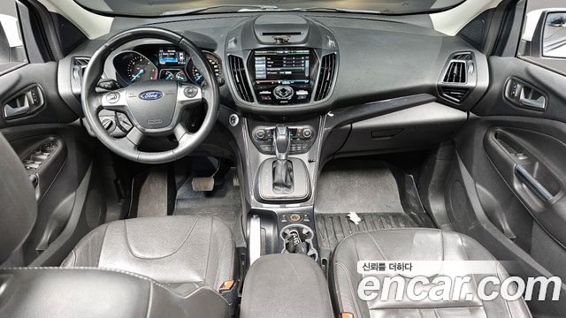 Ford Kuga — interior