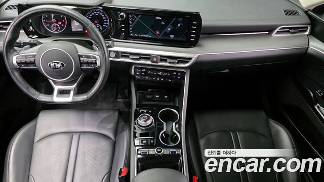 Kia K5 — interior