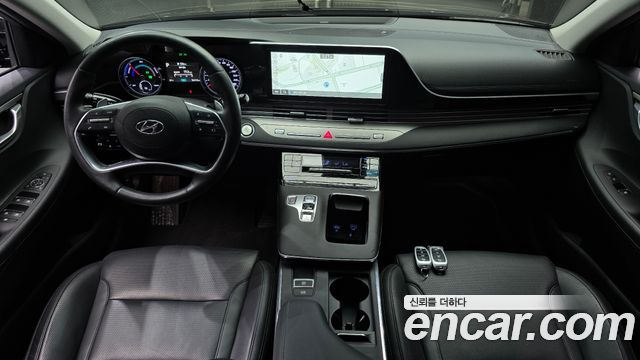 Hyundai Grandeur — interior