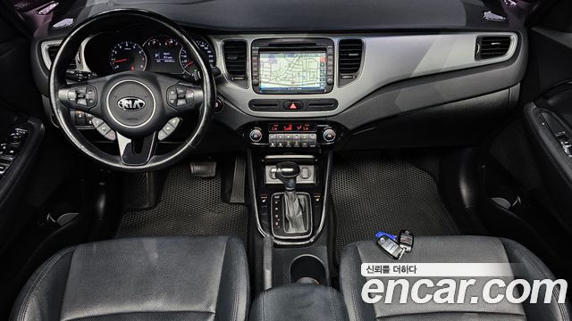 Kia Carens — interior