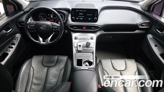 Hyundai Santa Fe — interior