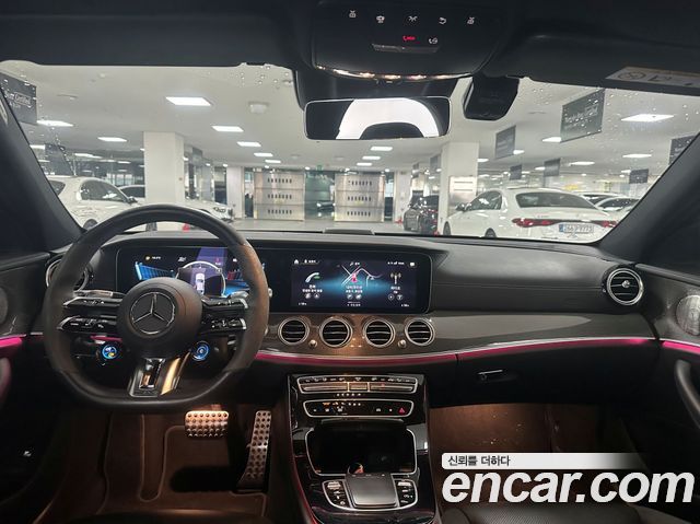 Mercedes-Benz E-Class — interior