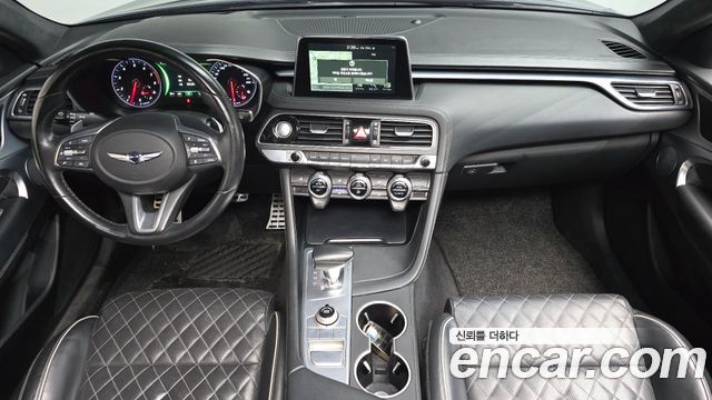 Genesis G70 — interior