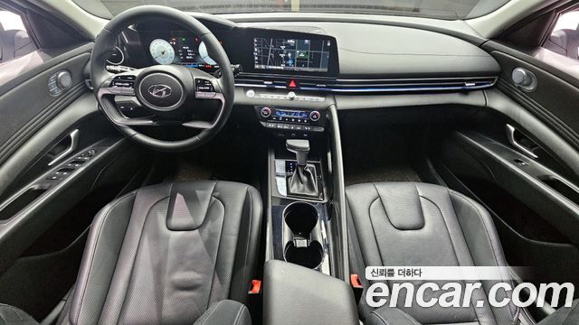 Hyundai Avante — interior