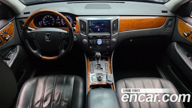 Hyundai Equus — interior