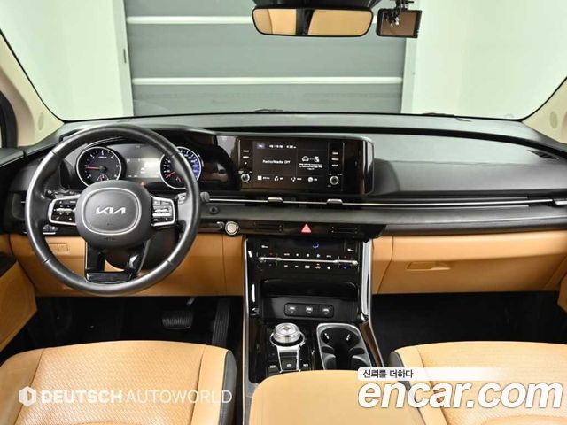 Kia Carnival — interior