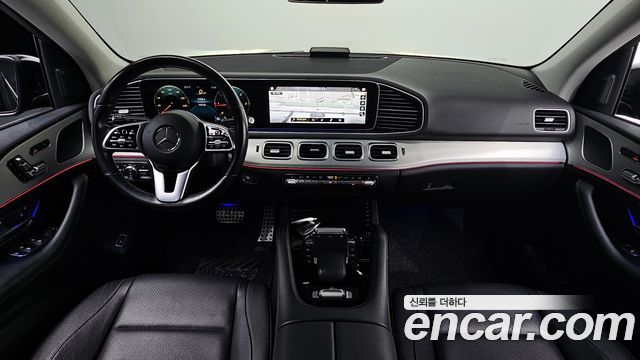 Mercedes-Benz GLE-Class — interior