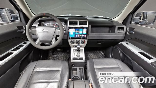 Jeep Patriot — interior