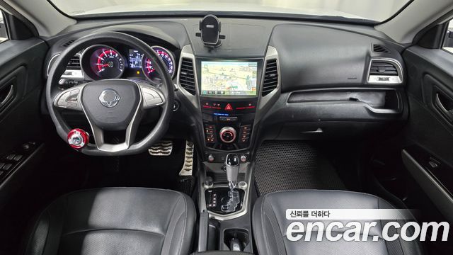 KG Mobility Tivoli — interior