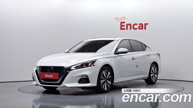 Nissan Altima — exterior